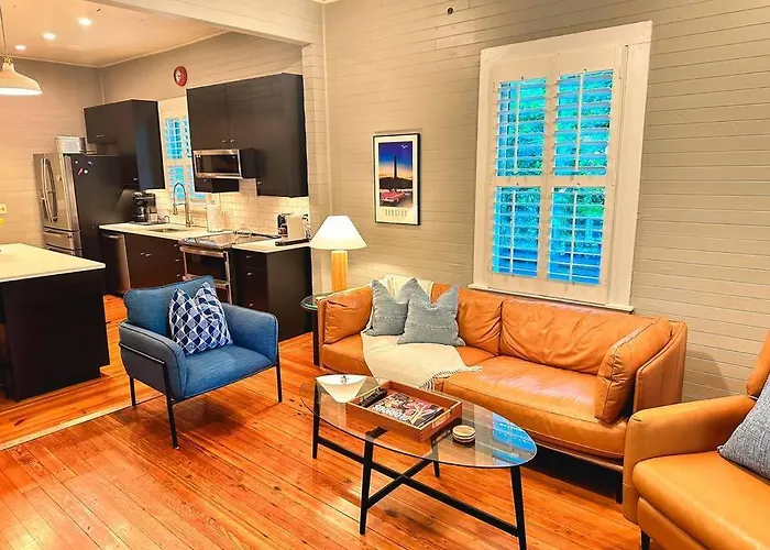 Game Day Gem: Modern + Hot Tub